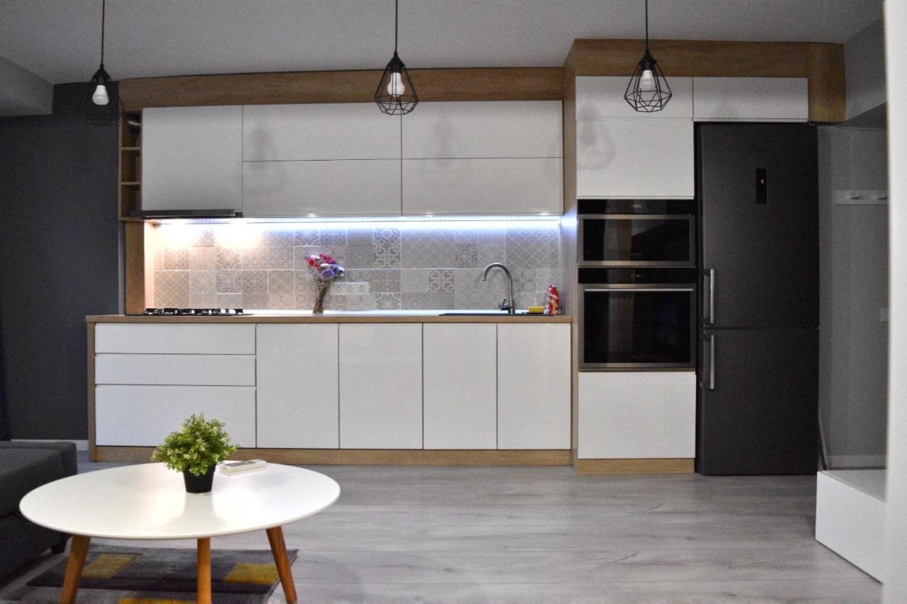 Zebra'S House Apartment Bukares Bagian luar foto
